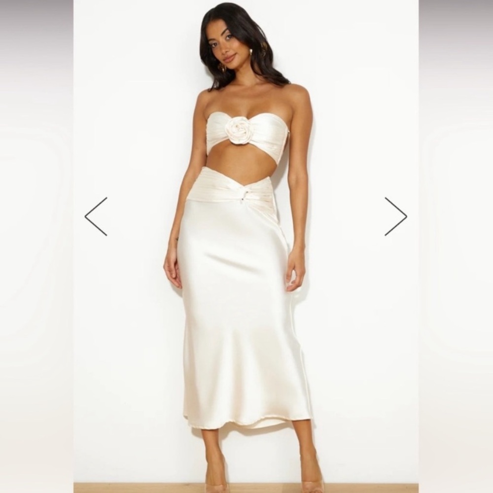 Hello Molly vip rose two piece skirt and top set